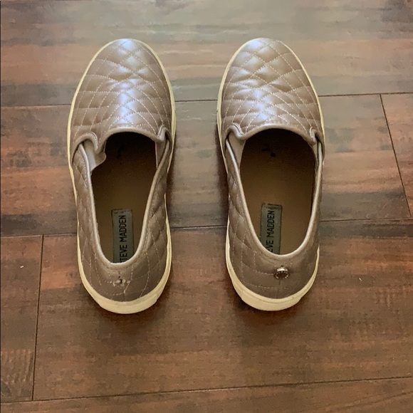 Steve Madden Quilted Endell Slip On Sneaker - Picture 2 of 5